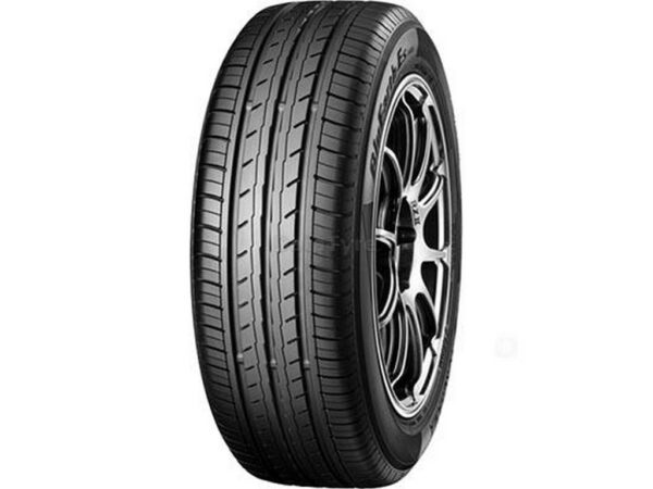 Pneumatico Yokohama ES32 BluEarth-Es 165/60 R15 77H